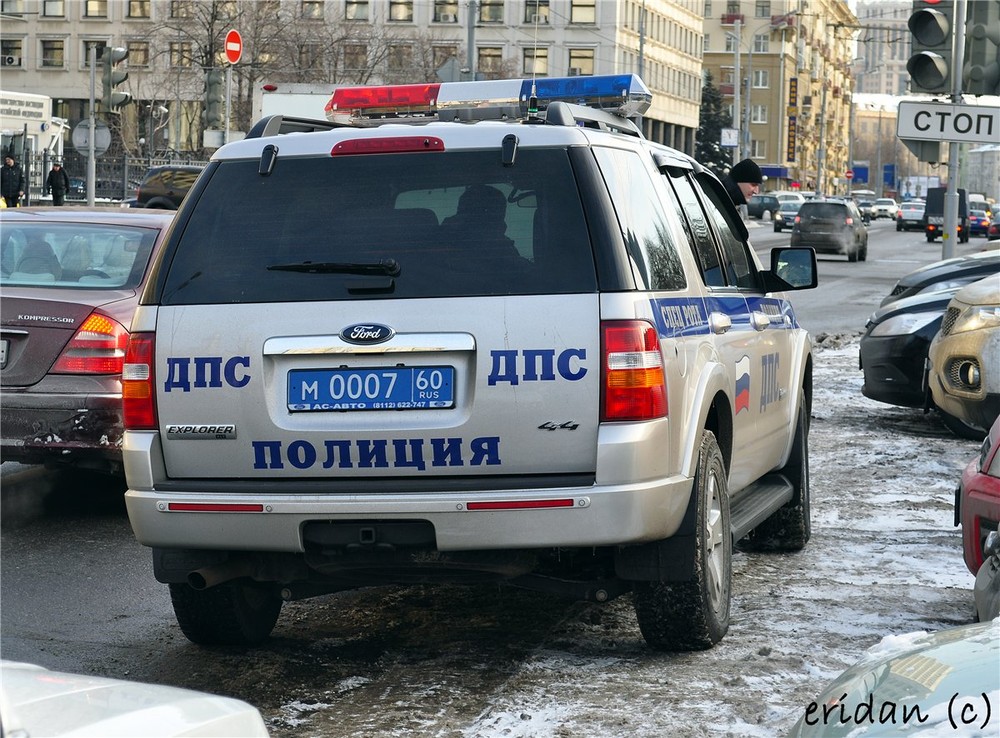 Номер полиции города. Номер машины ДПС. Блатные номера полиции. Полицейские номера на гражданских машинах. Блатные номера на полицейскую машину.